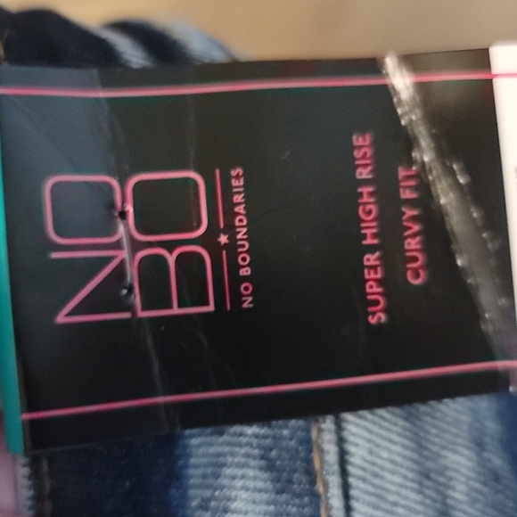 NWT Super High Rise Straight Curvy fit Jeans - Picture 10 of 10